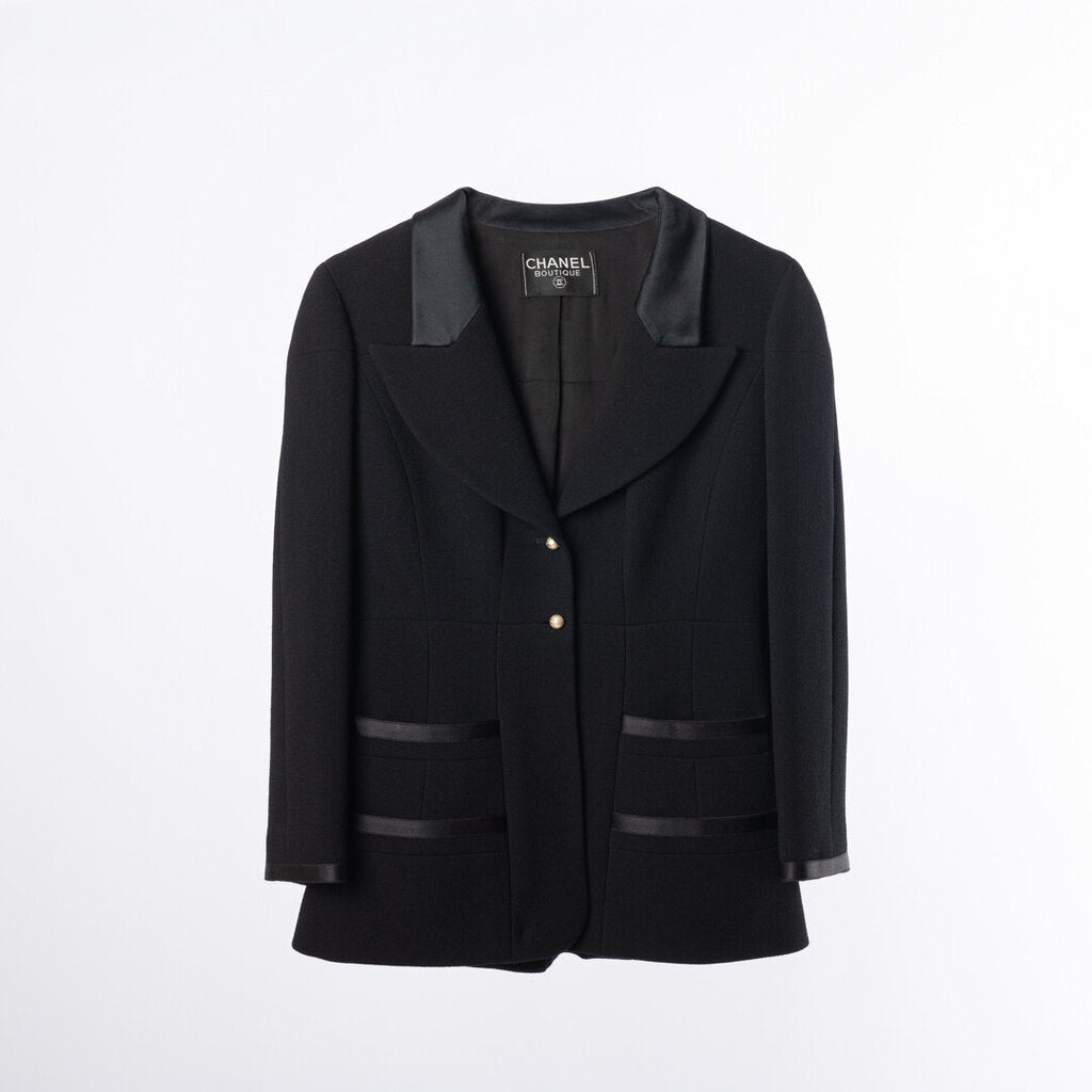 Chanel Boutique Pearl Button Satin Detail Blazer (1997)