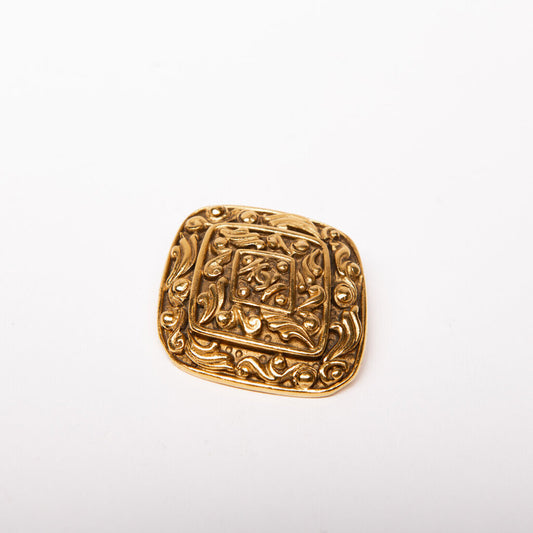 Chanel Gold Tone Metal Engraved Ornate Diamond Shape Brooch (1980-90s)