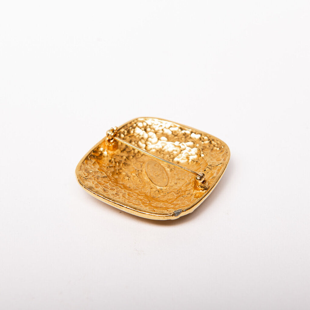 Chanel Gold Tone Metal Engraved Ornate Diamond Shape Brooch (1980-90s)