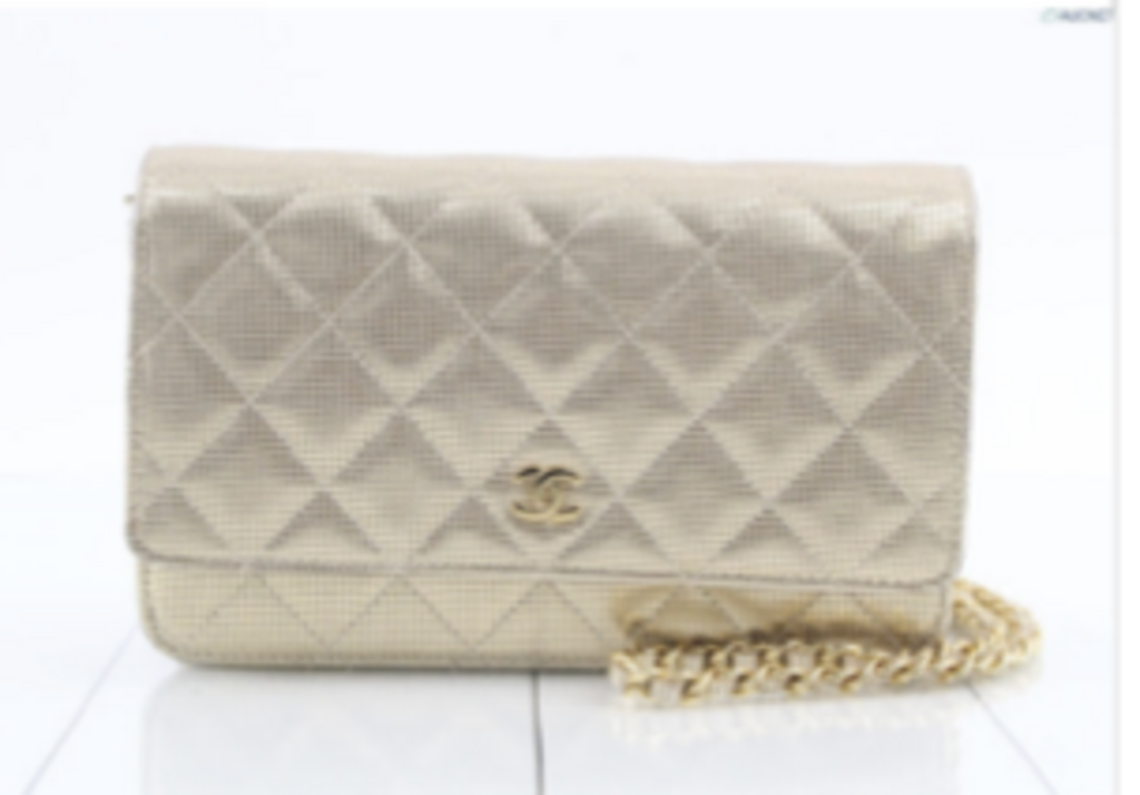 Pearly Lambskin Quilted WOC