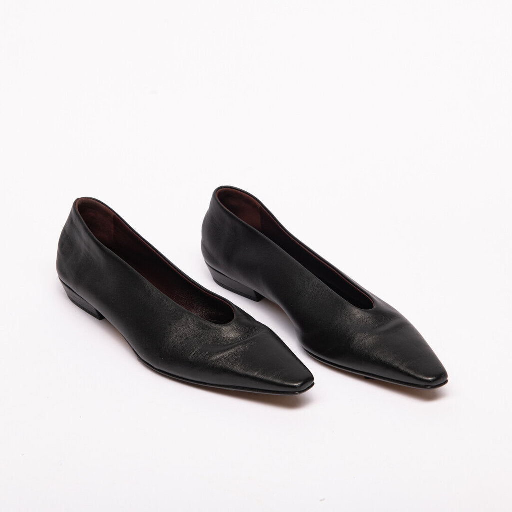 Bottega Veneta Black Leather Flats