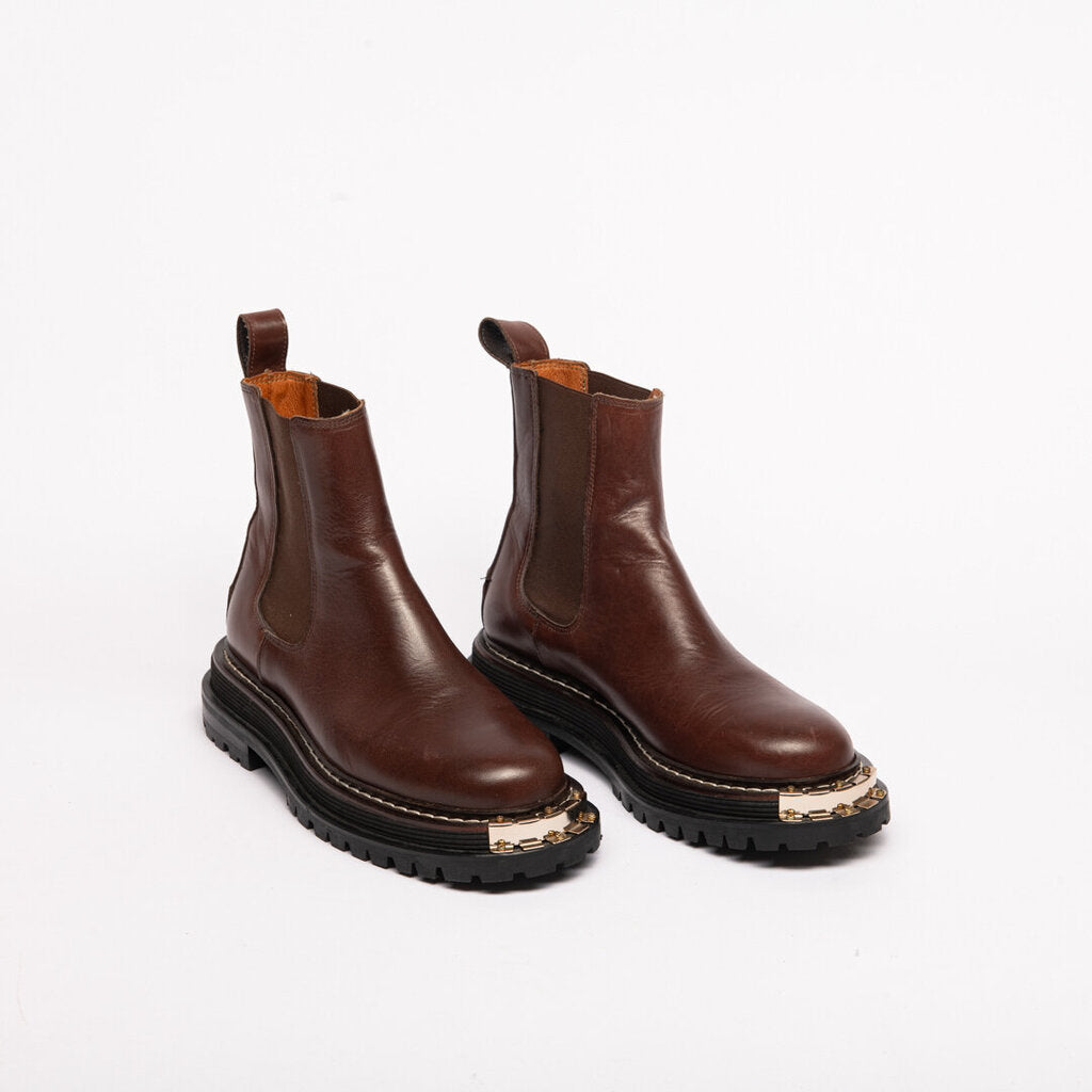 Leather Boots w/ Notched Sole