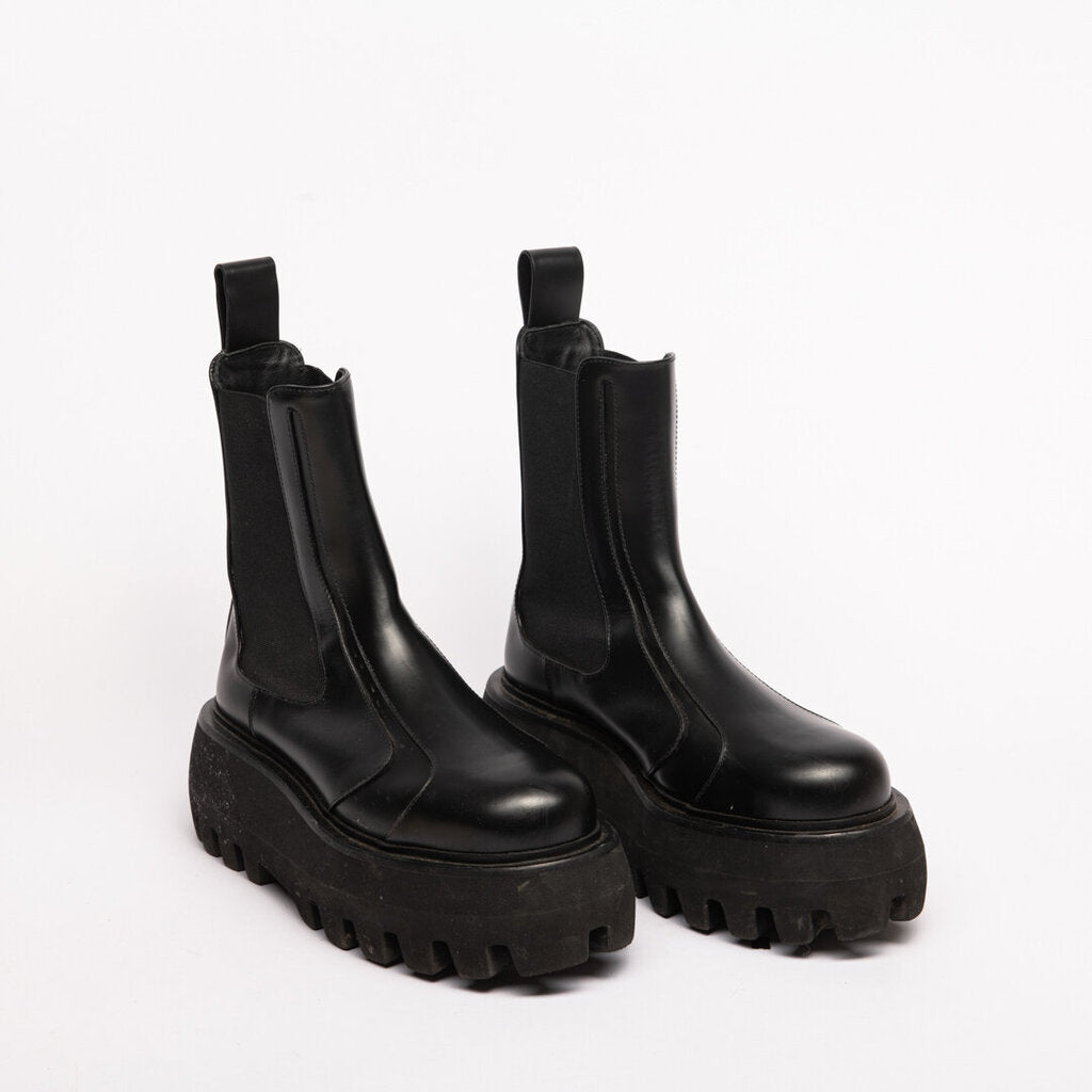 Black Leather Chelsea Boot