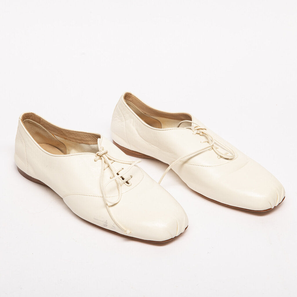 Gabriela Hearst Cream Leather Lace Up Flats