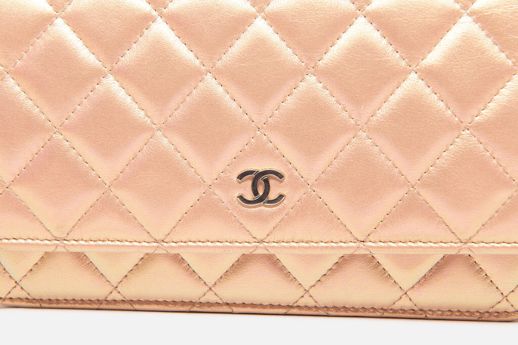 Chanel 21K Iridescent Pink Leather WOC