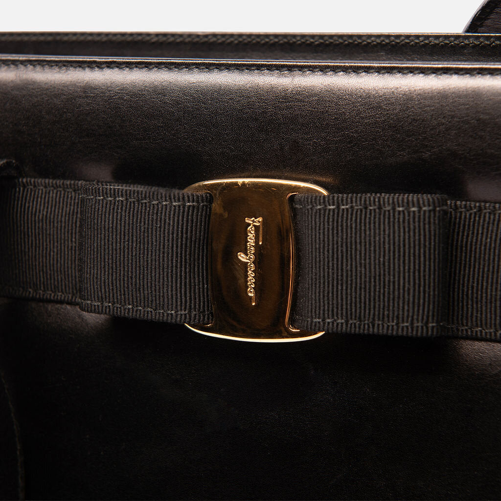 Black Leather Vara Bow Shoulder Bag
