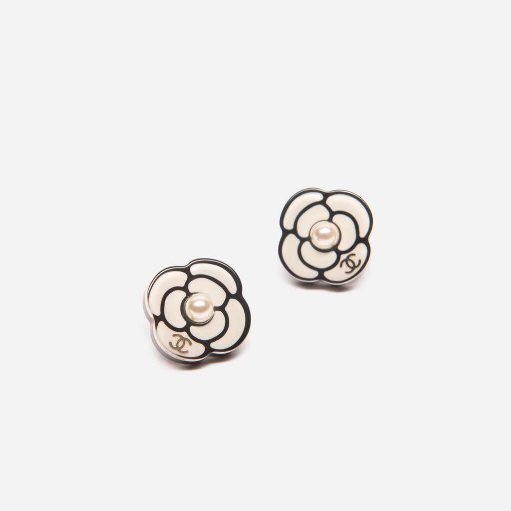 Chanel Camelia Pearl White Earring