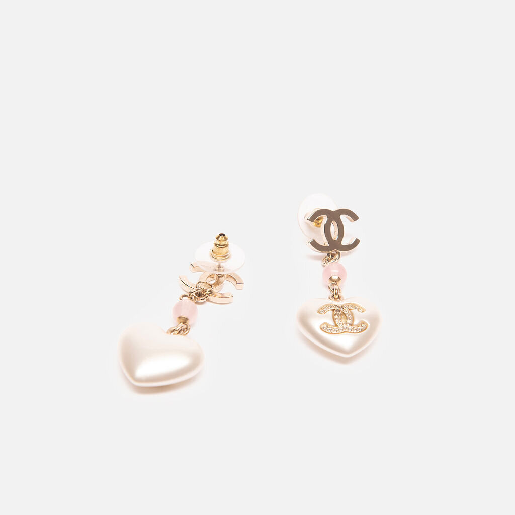 Chanel Heart Pearl Dangle Earring