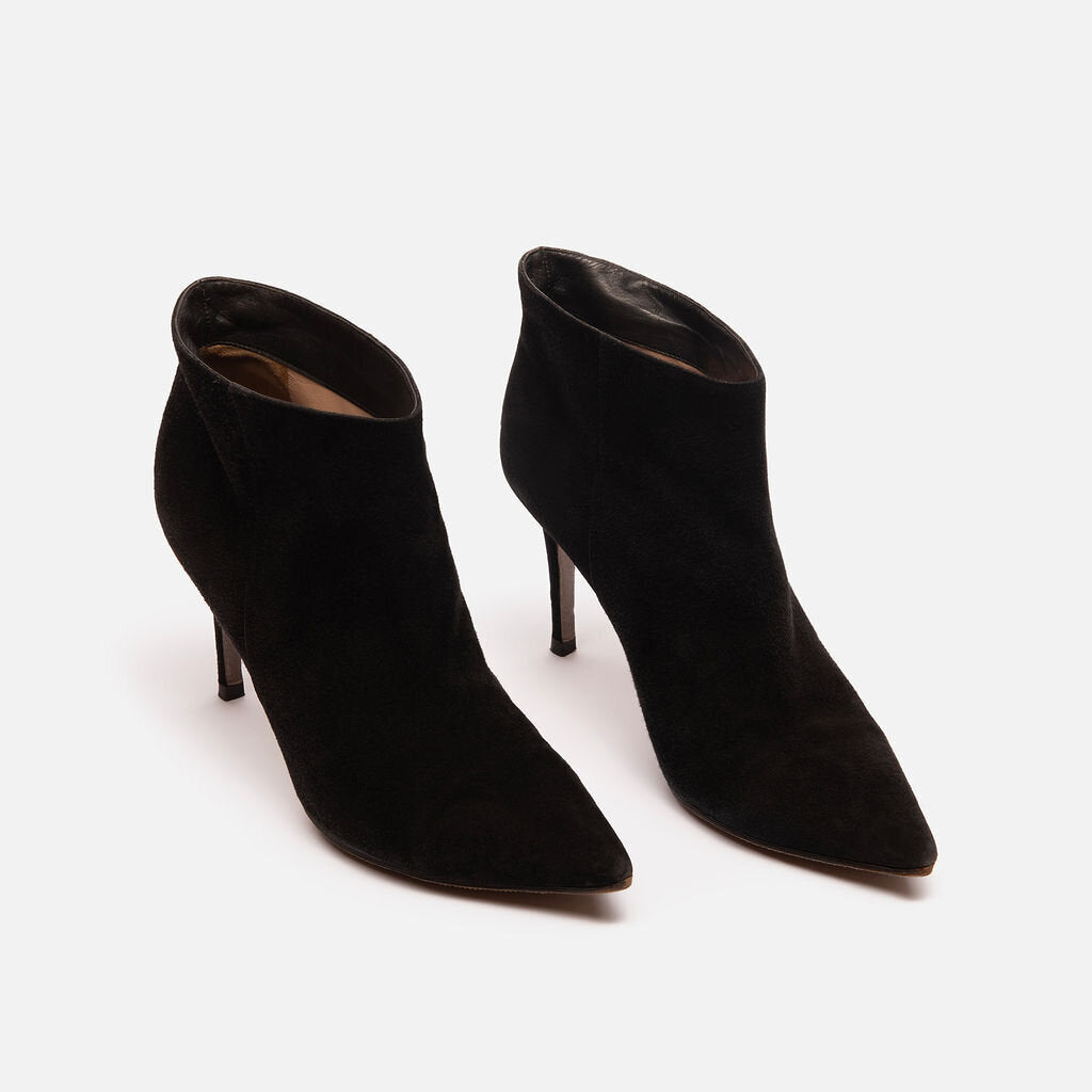 Giovanni Black Suede Boots