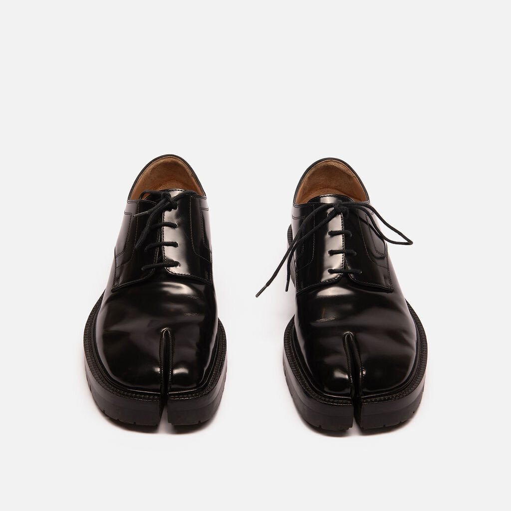 Maison Margiela Black Patent Leather Tabi Lace Up Loafer (Men's) $1280