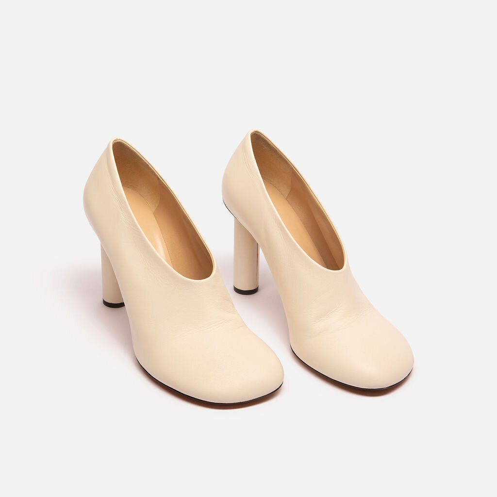 Proenza Schouler Cream Glove Leather Pumps (R. 695)