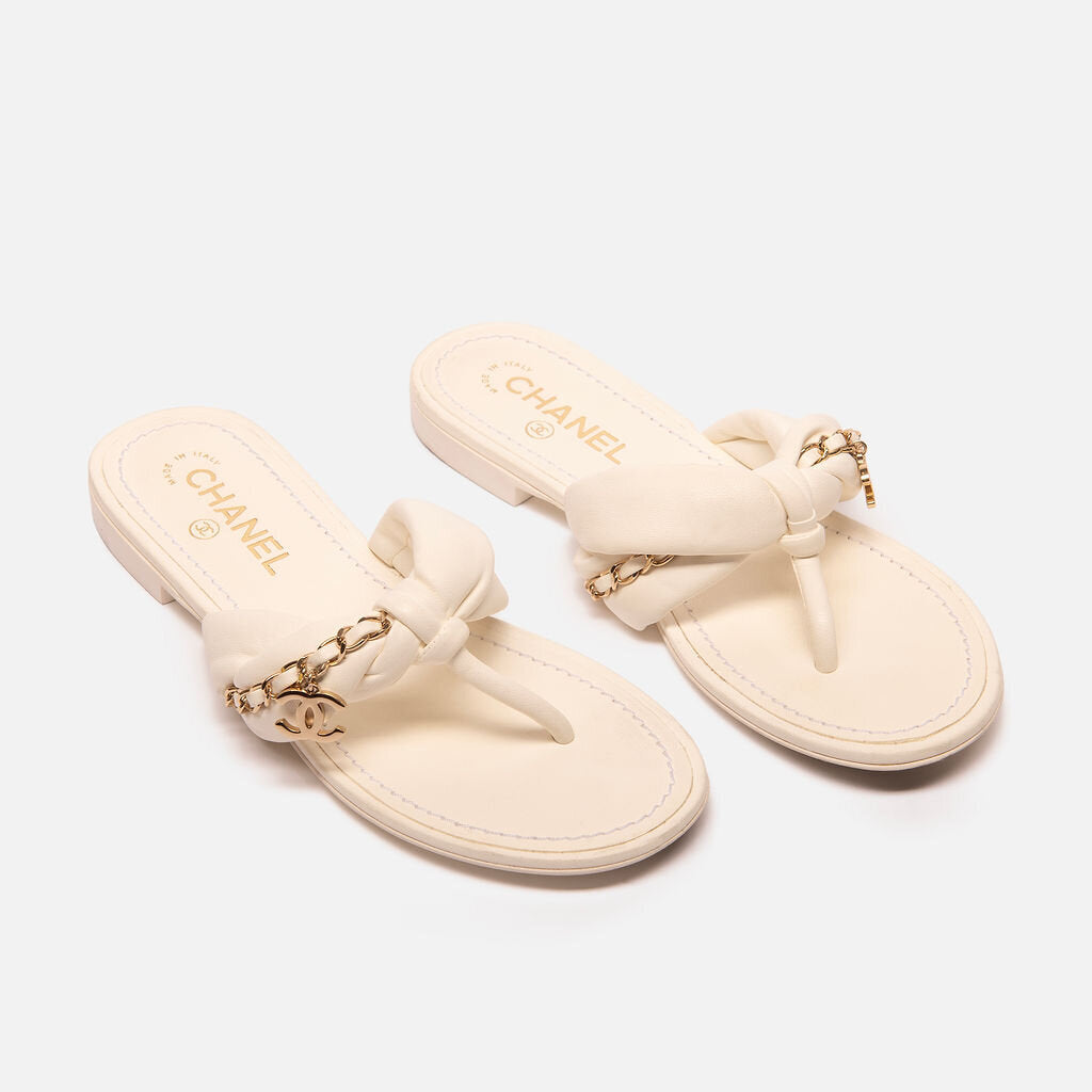 Chanel White Leather Chain-Accent Flip Flops