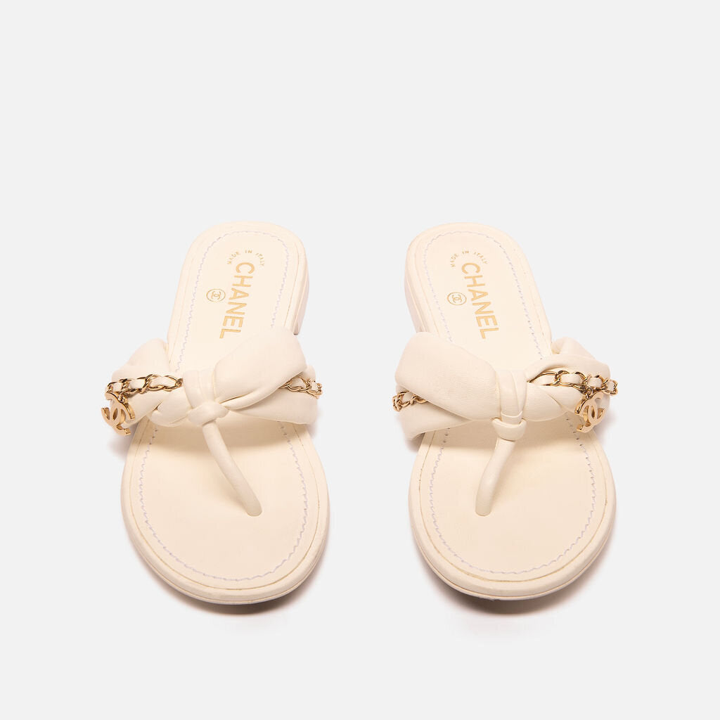 Chanel White Leather Chain-Accent Flip Flops