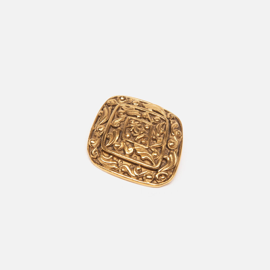 Chanel Gold Tone Metal Engraved Ornate Diamond Shape Brooch