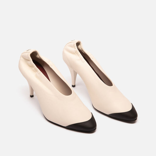 Chanel B&W Lambskin Pumps (2026)