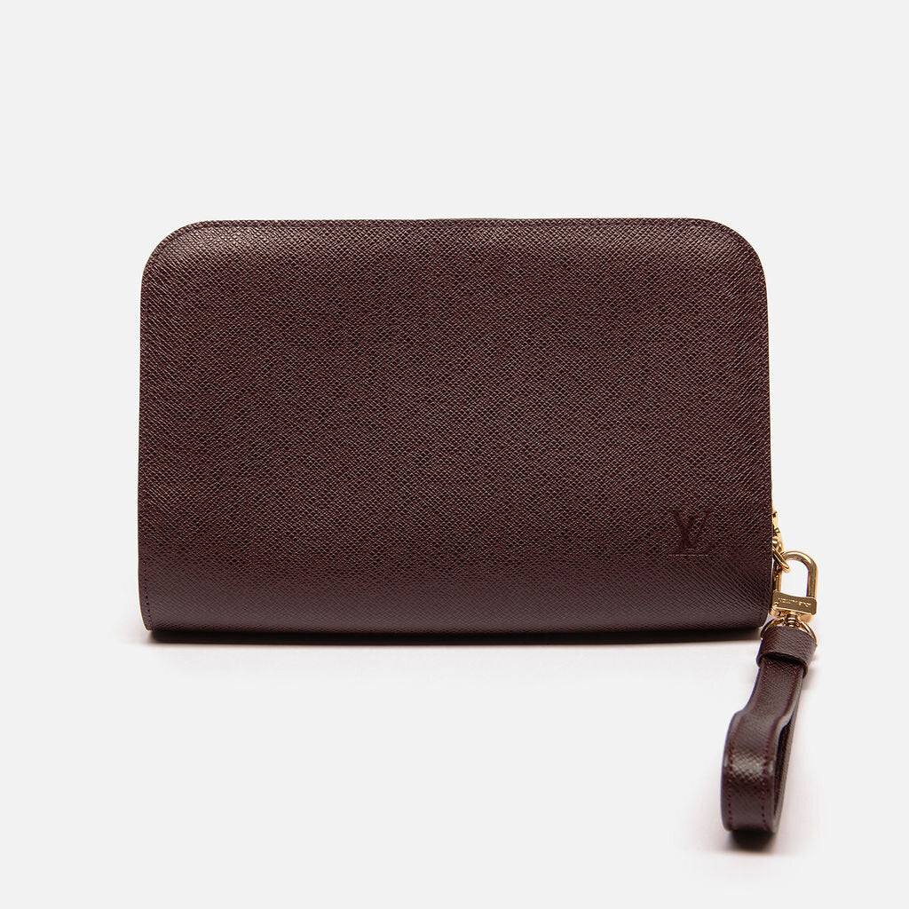 Louis Vuitton Burgundy Vintage Taiga Leather Clutch
