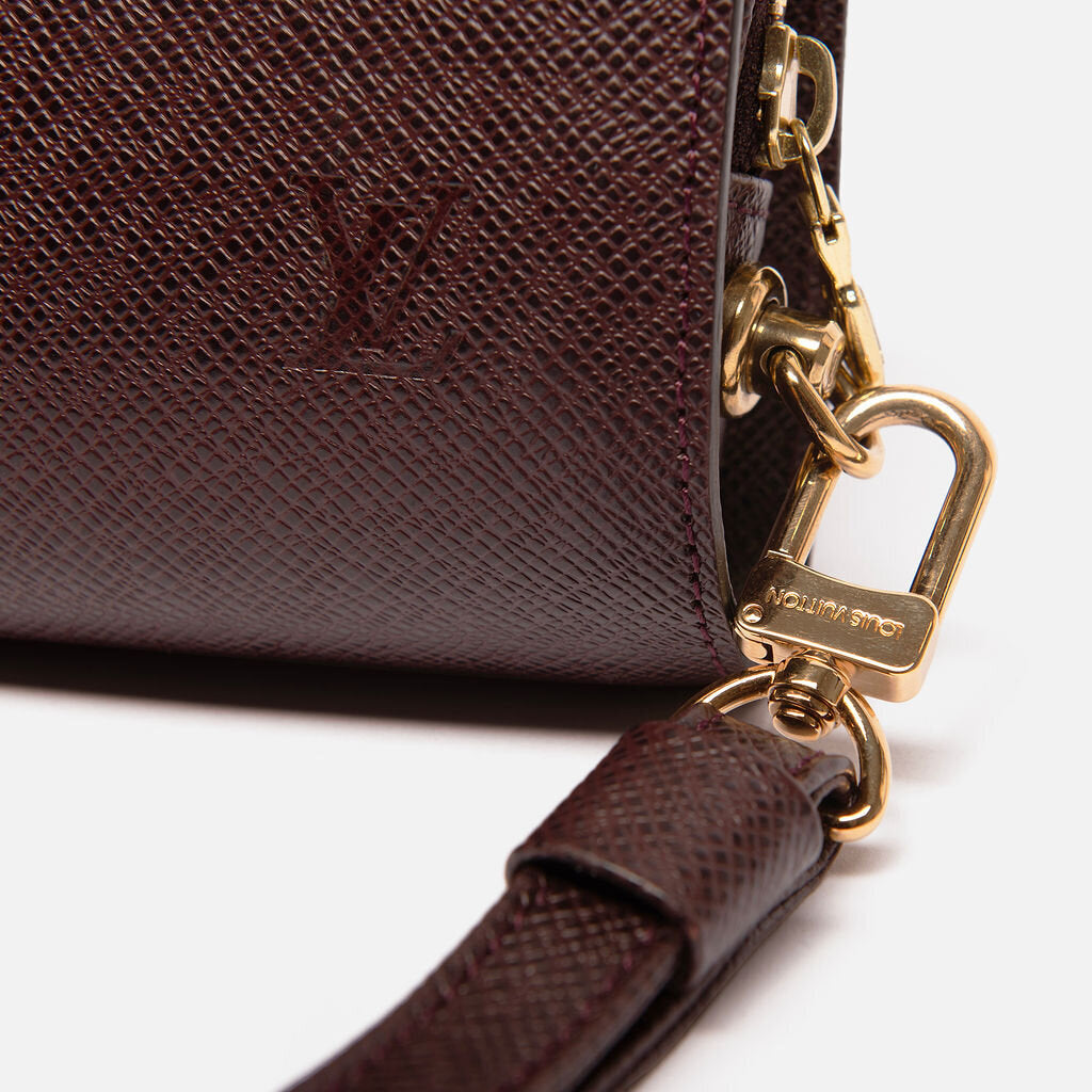 Louis Vuitton Burgundy Vintage Taiga Leather Clutch