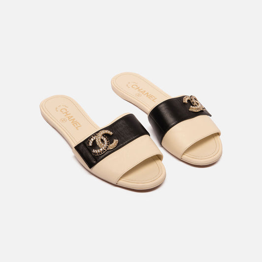 Chanel White/Black Leather Interlocking CC Slide Sandals