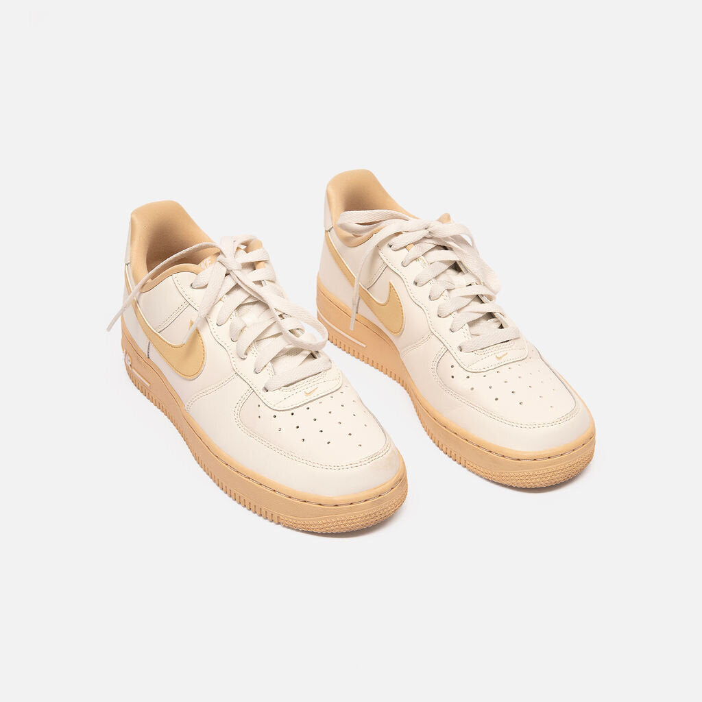 Nike White Air Force 1 Sneaker