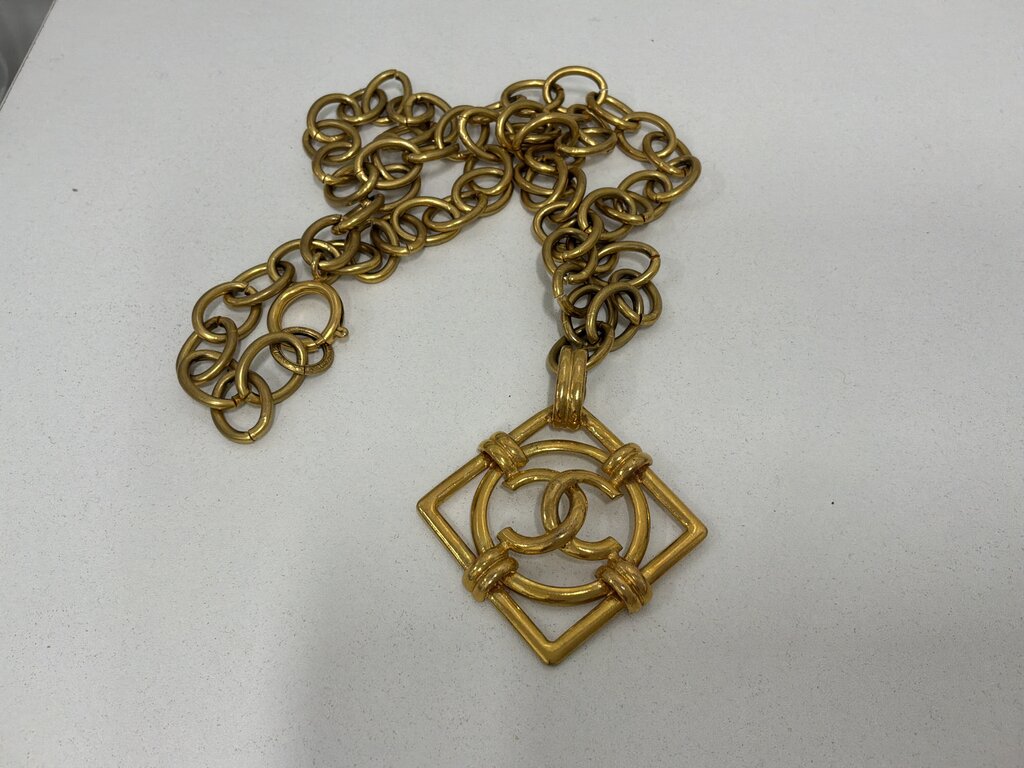 GT- Chanel Diamond “Shape CC” Necklace