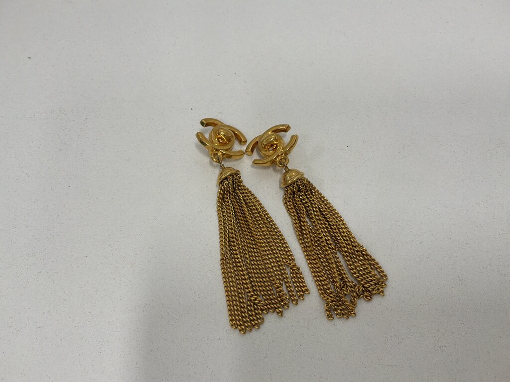 GT Turnlock Tassel “CC” drop ER