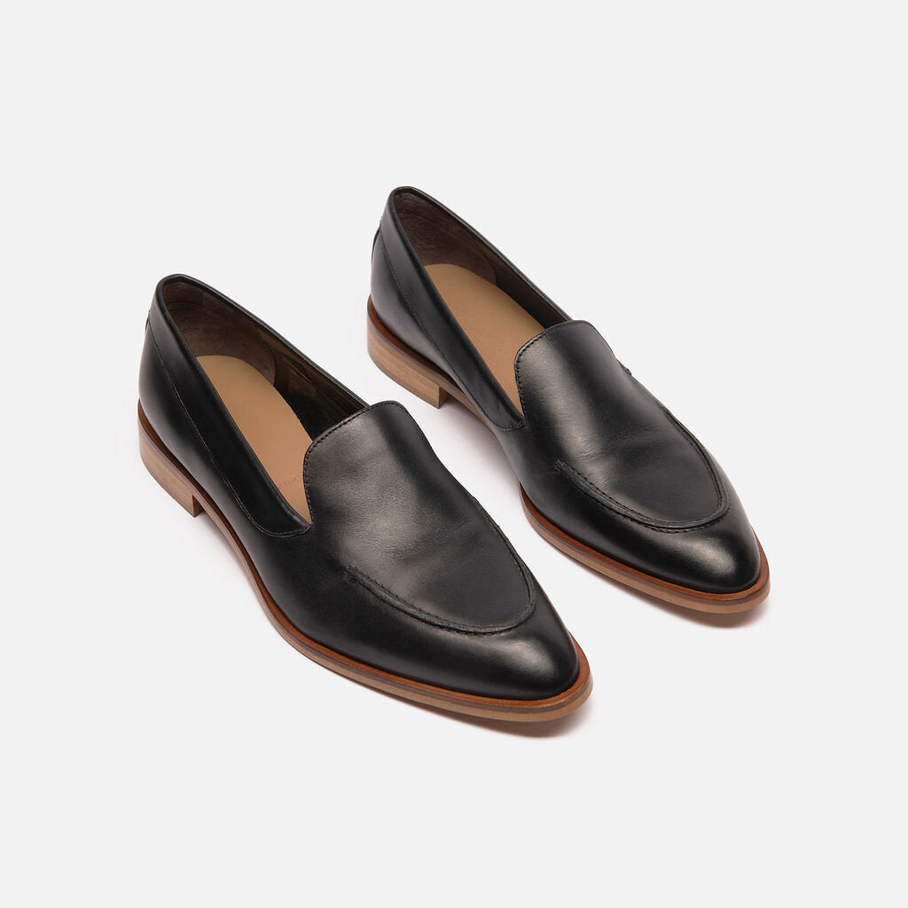 Everlane Black Leather Pointed Toe Loafers