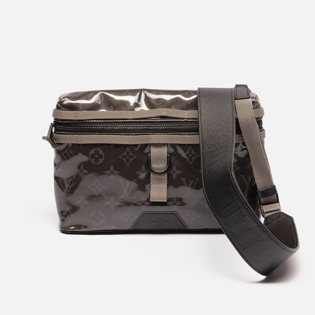 Louis Vuitton Monogram Eclipse Glaze Canvas Bag