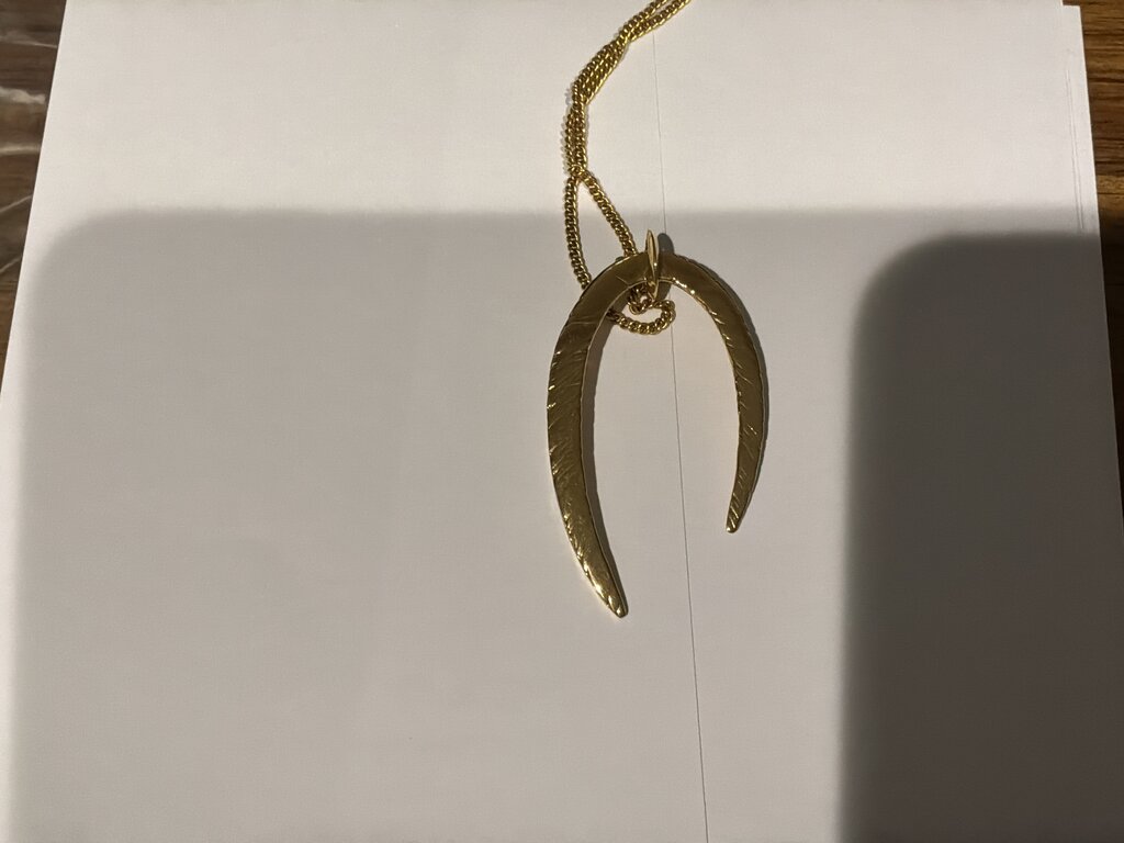 GOLD TONE CRESENT HORN PENDANT