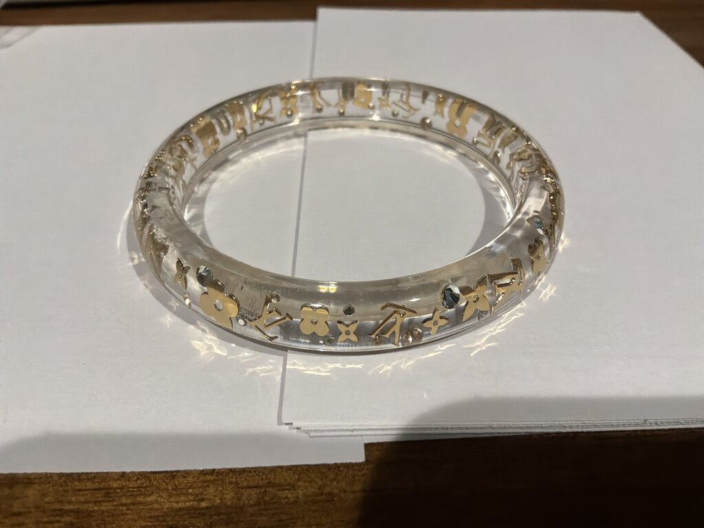 T/T CLEAR BANGLE BRACELET