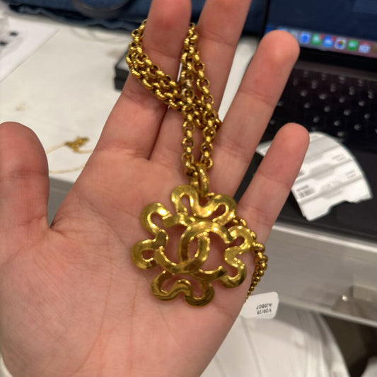 Gold Coco Mark Flower Necklace