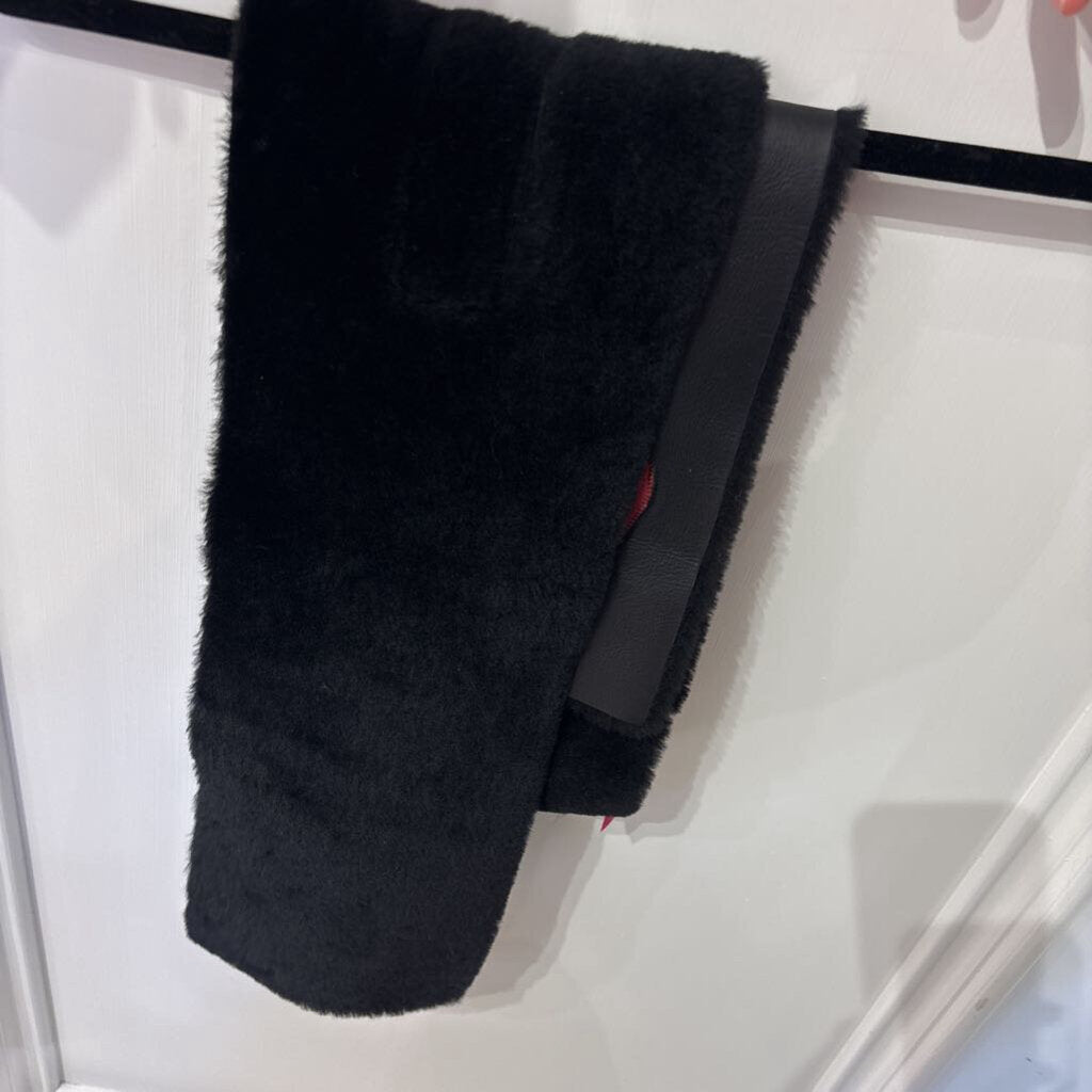 Dyed Black Lamb Fur Scarf (550)