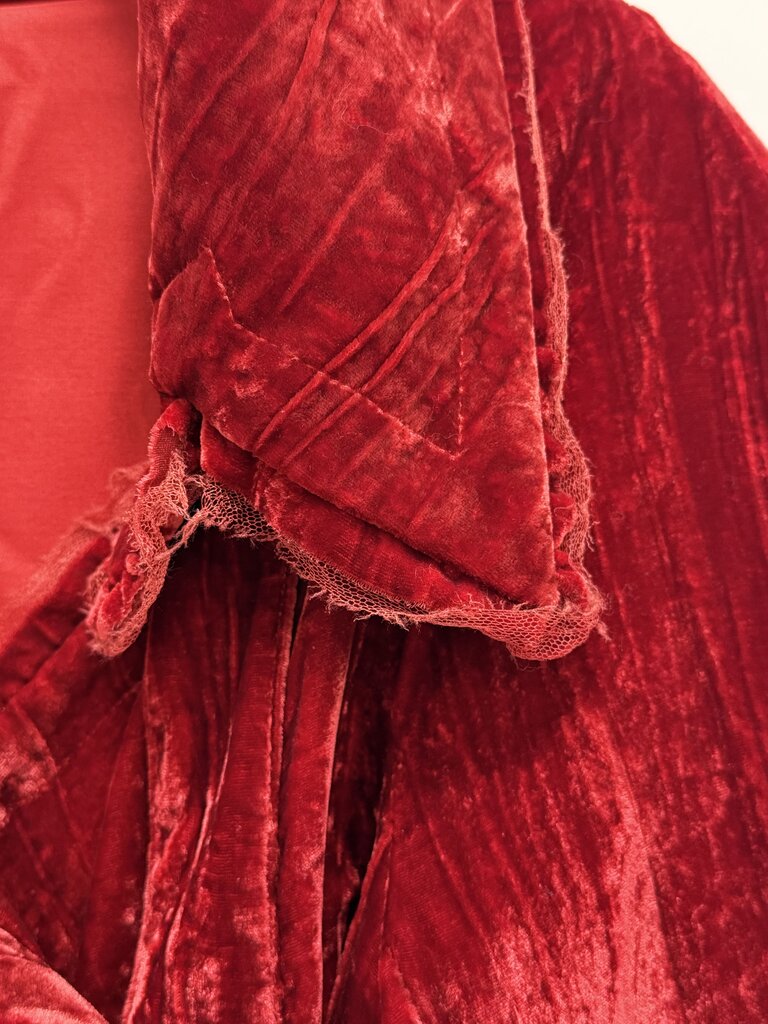 F/W2005 Runway RARE Silk Blend Crinkled Velvet Belted Coat