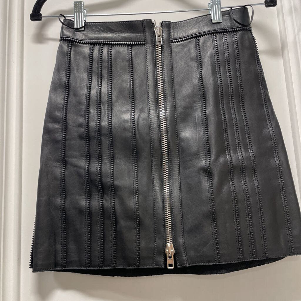Leather Mini With Zipper Detail