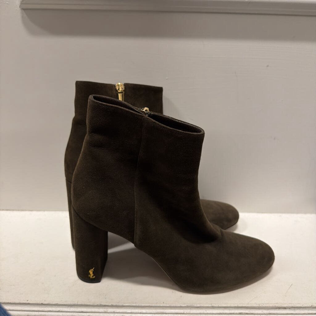 Green Suede Heeled Booties (41)