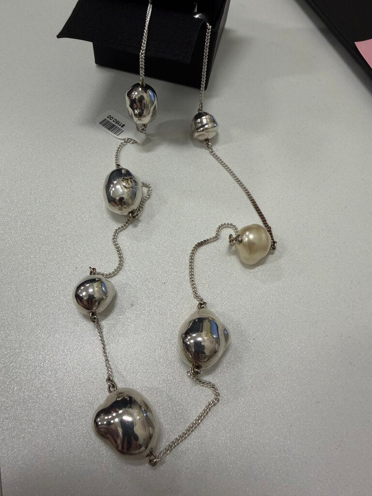 S/S1998 Silver Tone Chain / Bead & Faux Baroque Pearl Necklace FULL SET