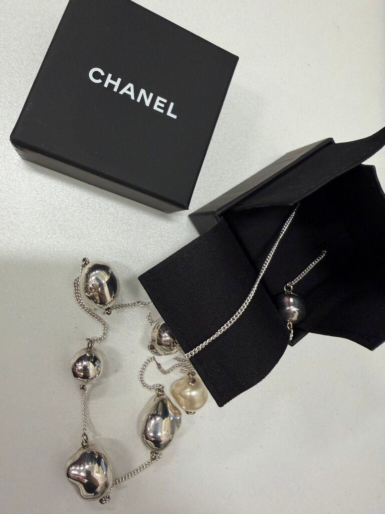 S/S1998 Silver Tone Chain / Bead & Faux Baroque Pearl Necklace FULL SET