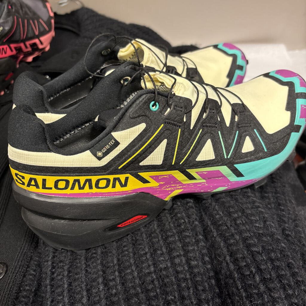 Black/Cream/Multicolor Gortex Tennis Shoes (9.5)