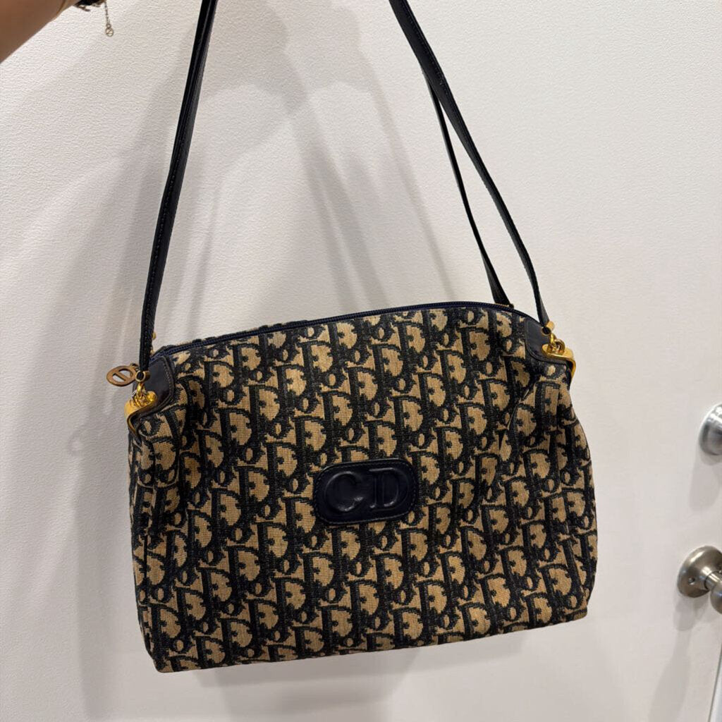 Black Trotter Canvas Shoulder Bag