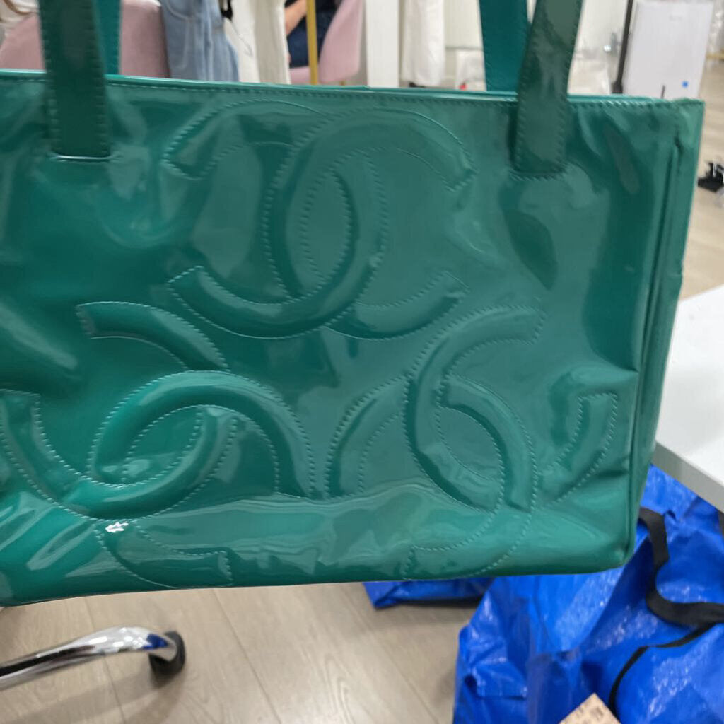 Vintage Green Patent CC Tote (as is)