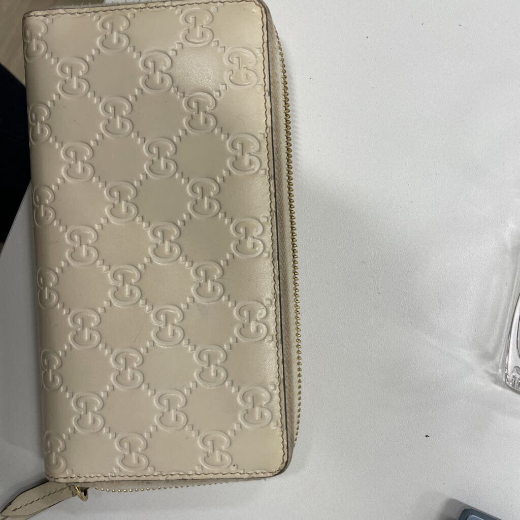 Cream GG Wallet