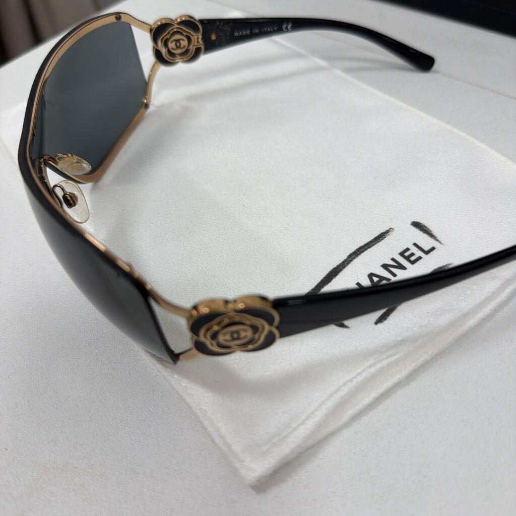 Black Lense Camellia Sunglasses