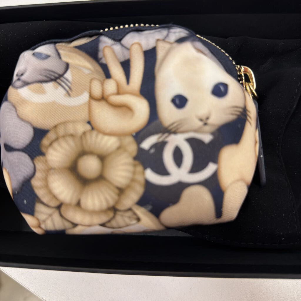 Chanel 2017 Navy Nylon Make Up Bag w/ box