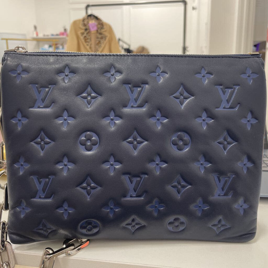 Navy Monogram Embossed Coussin PM(4950)