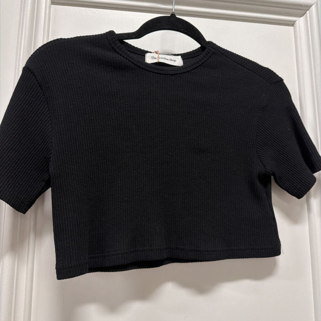 Black Cotton Cropped Tee (NWT 83)