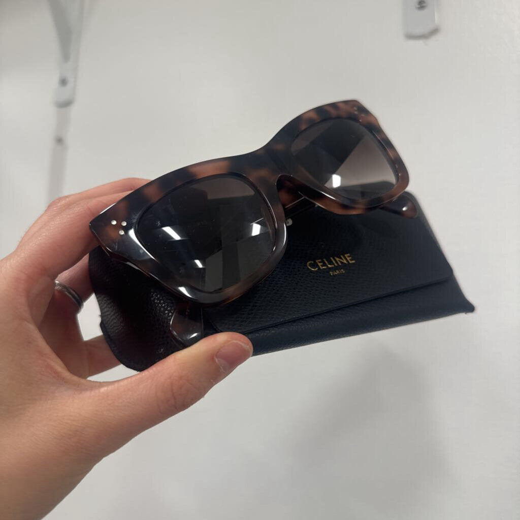 Brown Tortoise Square Sunglasses w/ Case