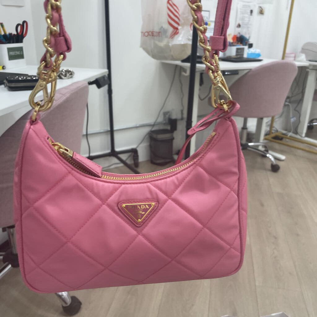 Pink Nylon Re Edition 1995 Bag (est 2600)