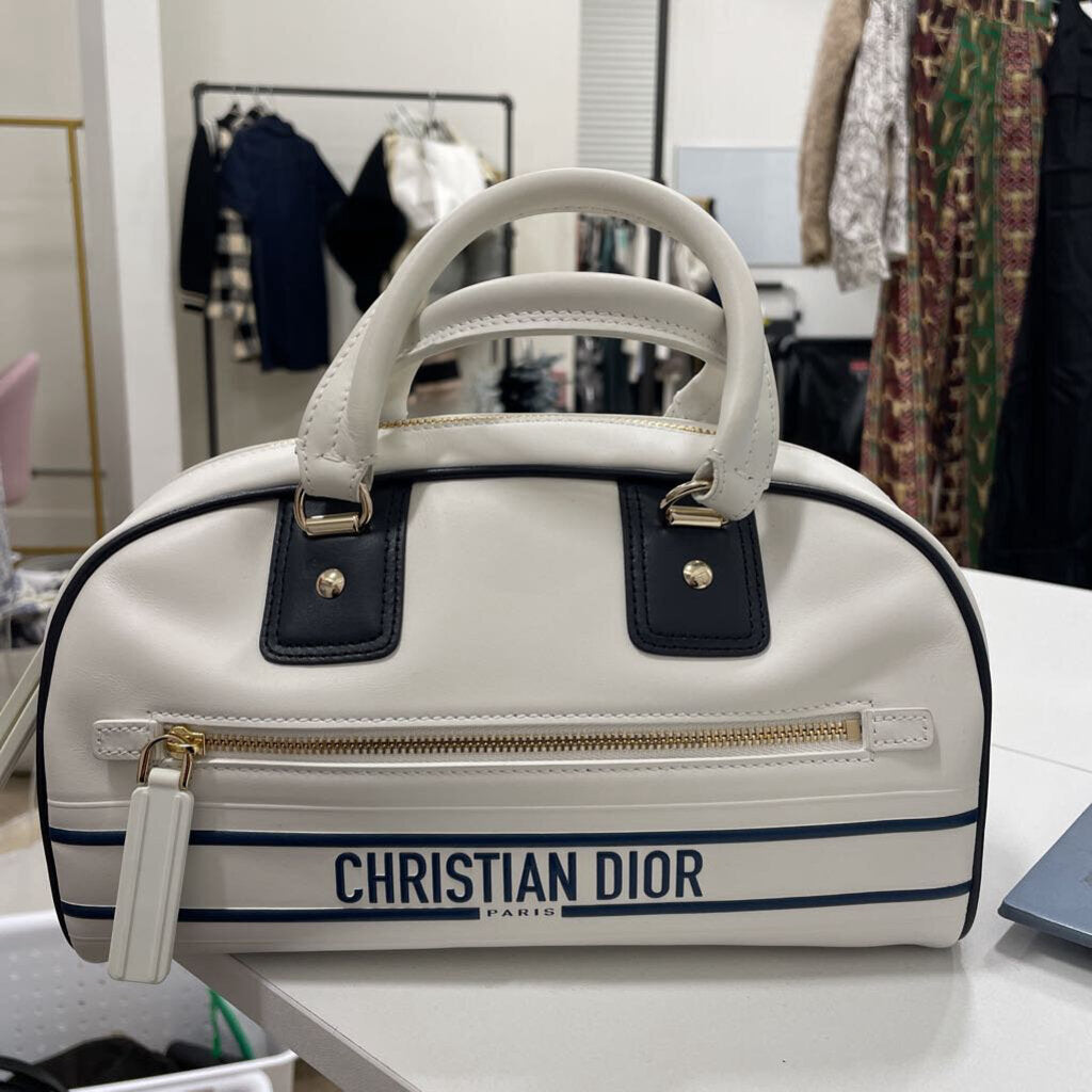White/Blue Vibe Bowling Bag (est 4200)