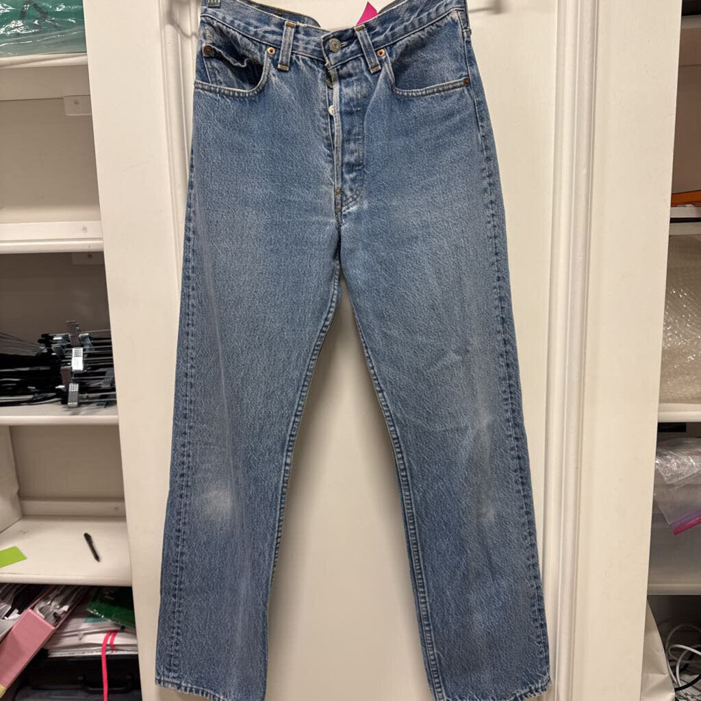 Light Washed Straight Leg Jean