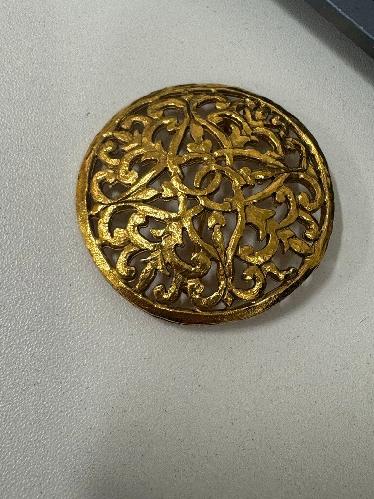 1980s Gold-Tone Openwork Filigree Brooch