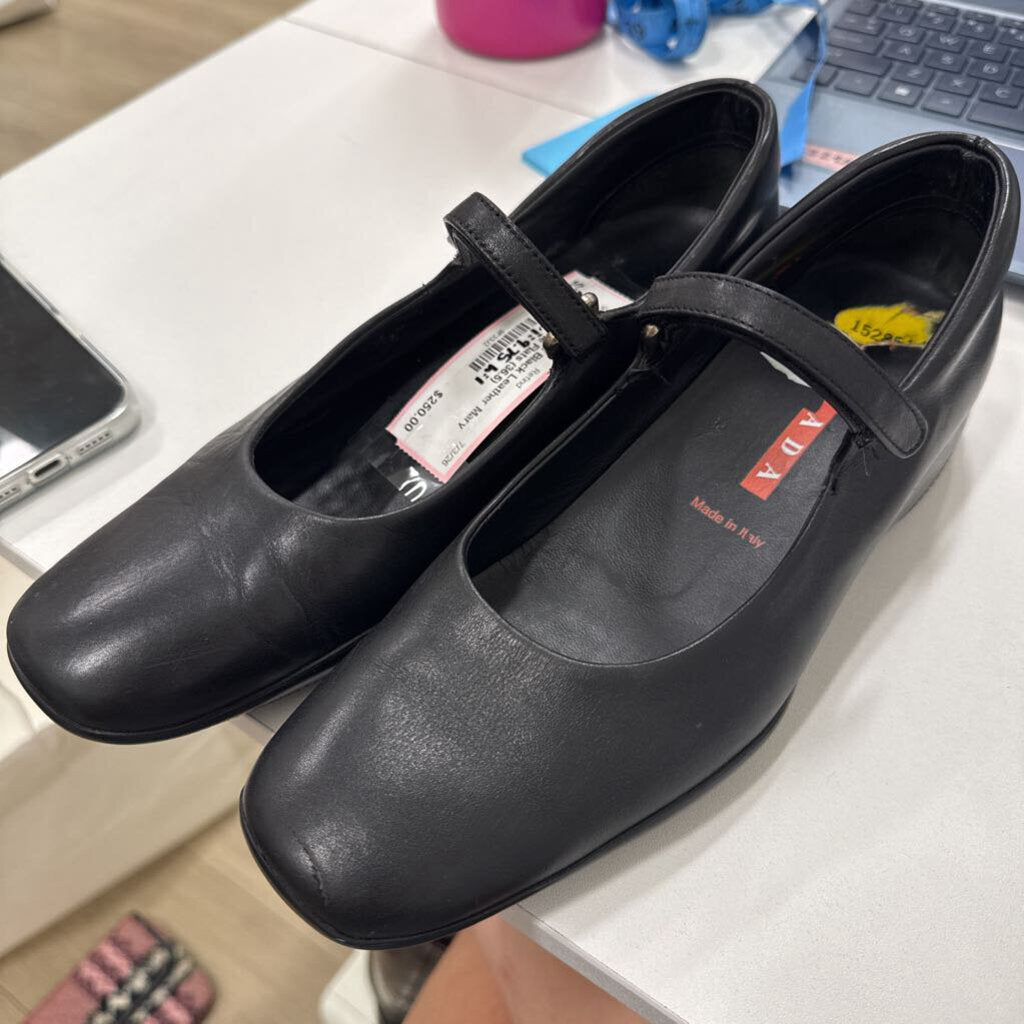 Black Leather Mary Jane Flats (36.5)